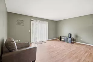 215 3rd St, Fenton, MI 48430 - Photo 7