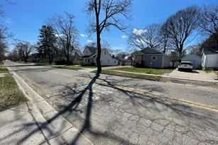 913 Pine Ave, Alma, MI 48801 - Photo 47