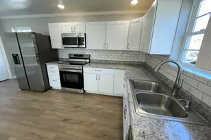 913 Pine Ave, Alma, MI 48801 - Photo 5