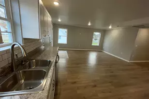 913 Pine Ave, Alma, MI 48801 - Photo 11