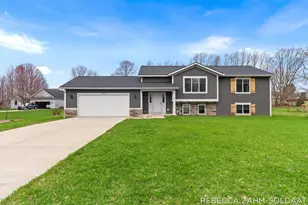 1942 Cygnet Dr, Otsego, MI 49078 - Photo 3