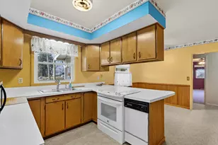 1307 4th St, Lake Odessa, MI 48849 - Photo 9