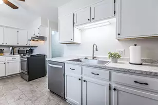 2133 N Circle Dr, Ann Arbor, MI 48103 - Photo 13