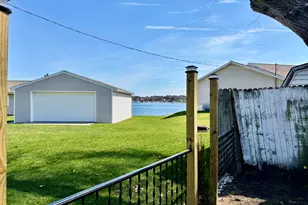 460 Hazel Ct, Muskegon, MI 49442 - Photo 5