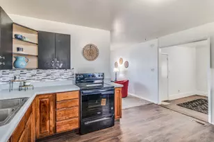 815 N Washington Ave, Battle Creek, MI 49037 - Photo 5