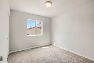 2058 Kristin Ct, Muskegon, MI 49442 - Photo 17