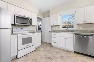 405 S Shore Dr, Battle Creek, MI 49015 - Photo 7