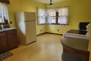 5867 Dowling St, Montague, MI 49437 - Photo 5