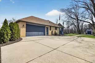 38609 Jahn St, Livonia, MI 48152 - Photo 3