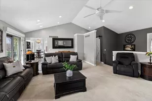 38609 Jahn St, Livonia, MI 48152 - Photo 7