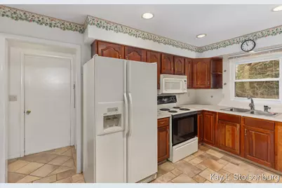 817 N Glenwood Street, Hastings, MI 49058 - Photo 7