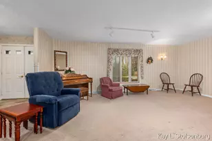 817 N Glenwood St, Hastings, MI 49058 - Photo 3