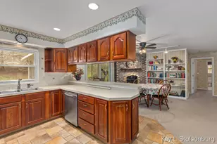 817 N Glenwood St, Hastings, MI 49058 - Photo 9