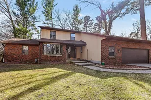 1437 Brookwood Dr, Norton Shores, MI 49441 - Photo 3