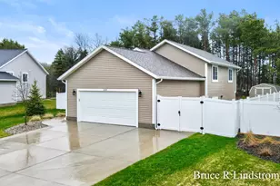 1157 Spruce Pointe Dr, Whitehall, MI 49461 - Photo 3