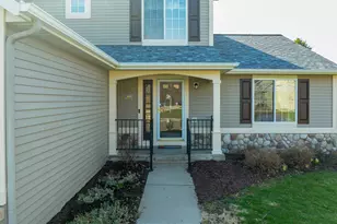 6779 Winter Creek Rd, Norton Shores, MI 49444 - Photo 3