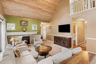 9362 Clubhouse Dr W, Canadian Lakes, MI 49346 - Photo 5