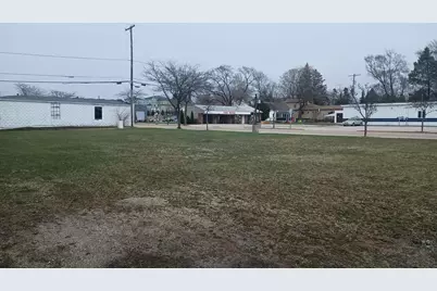 102 W Dowland Street, Ludington, MI 49431 - Photo 7