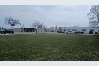 102 W Dowland Street, Ludington, MI 49431 - Photo 5