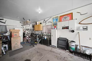 213 N Stewart St, Muskegon, MI 49442 - Photo 29