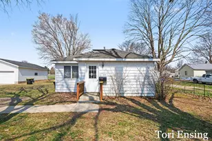 406 E North St, Greenville, MI 48838 - Photo 1