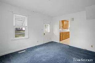 617 Vernon Ave, Lansing, MI 48910 - Photo 9