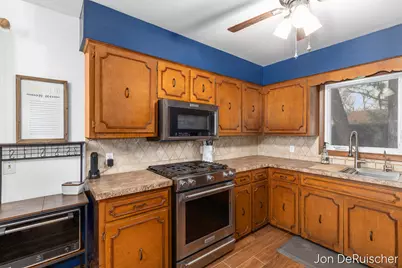 1879 Holliday Drive SW, Wyoming, MI 49519 - Photo 7