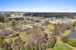 8121 S Youngman Rd, Greenville, MI 48838 - Photo 47