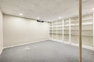 5790 Sandy Cove Dr, Kalamazoo, MI 49048 - Photo 23