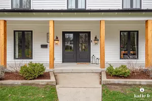 1041 Cambridge Dr SE, East Grand Rapids, MI 49506 - Photo 3