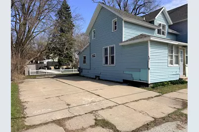 822 Vine Street, Manistee, MI 49660 - Photo 3