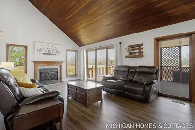 1661 68th Street, Fennville, MI 49408 - Photo 9