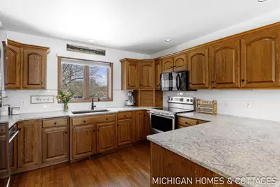 1661 68th Street, Fennville, MI 49408 - Photo 13