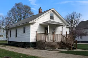 1424 Locust St, Jackson, MI 49203 - Photo 3