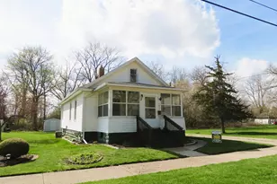 1424 Locust St, Jackson, MI 49203 - Photo 1