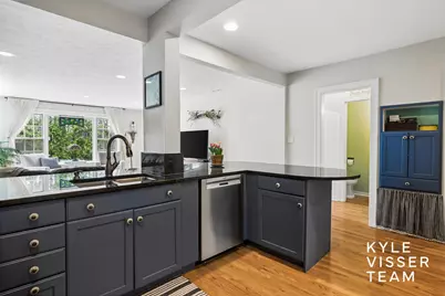 1543 Edgewood Avenue SE, East Grand Rapids, MI 49506 - Photo 11