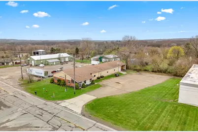 305 Arch Avenue, Hillsdale, MI 49242 - Photo 1