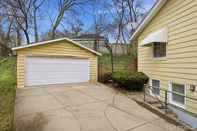 745 Barnett Place NE, Grand Rapids, MI 49503 - Photo 3