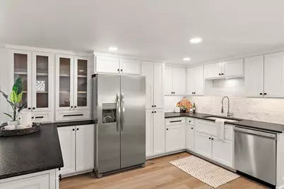 12475 Oakwood Shores Street, Wayland, MI 49348 - Photo 9