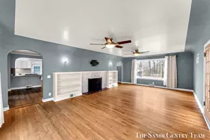 15008 Lakeshore Dr, Grand Haven, MI 49417 - Photo 9