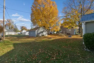 311 E Pine St, Edmore, MI 48829 - Photo 29