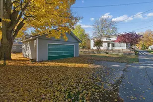 311 E Pine St, Edmore, MI 48829 - Photo 35