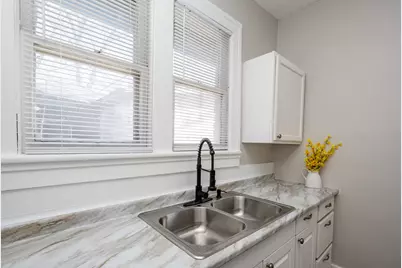 550 Sherman Court, Benton Harbor, MI 49022 - Photo 13