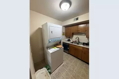 742 W Kilgore Road #106, Kalamazoo, MI 49008 - Photo 11