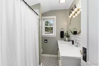 638 E Central Avenue, Zeeland, MI 49464 - Photo 15