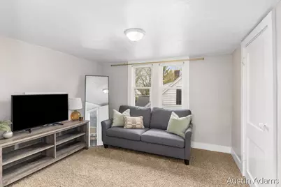 638 E Central Avenue, Zeeland, MI 49464 - Photo 17