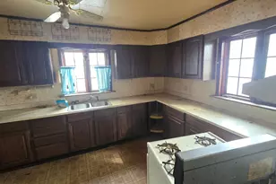 710 E Foster St, Ludington, MI 49431 - Photo 33