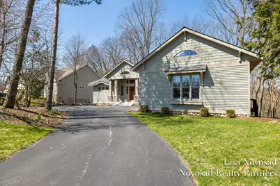 2301 Longmeadow Street NW, Grand Rapids, MI 49504 - Photo 3