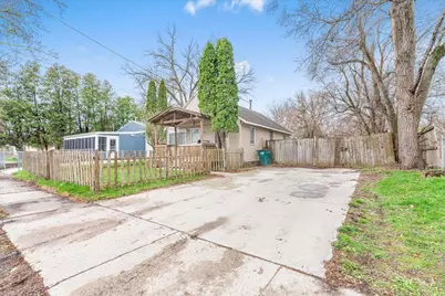 4924 Pleasant Grove Road, Lansing, MI 48910 - Photo 3