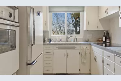 370 Wildwood Drive, Holland, MI 49423 - Photo 5